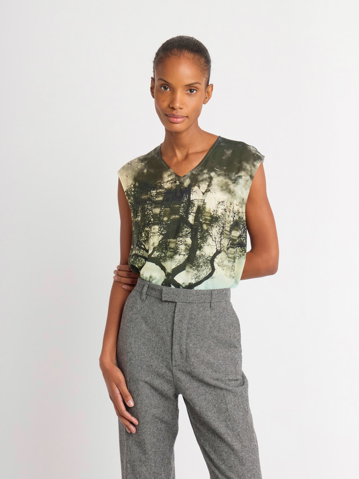 haut en viscose imprimé numérique photo d’agnès b. haut en viscose imprimé numérique photo d’agnès b.