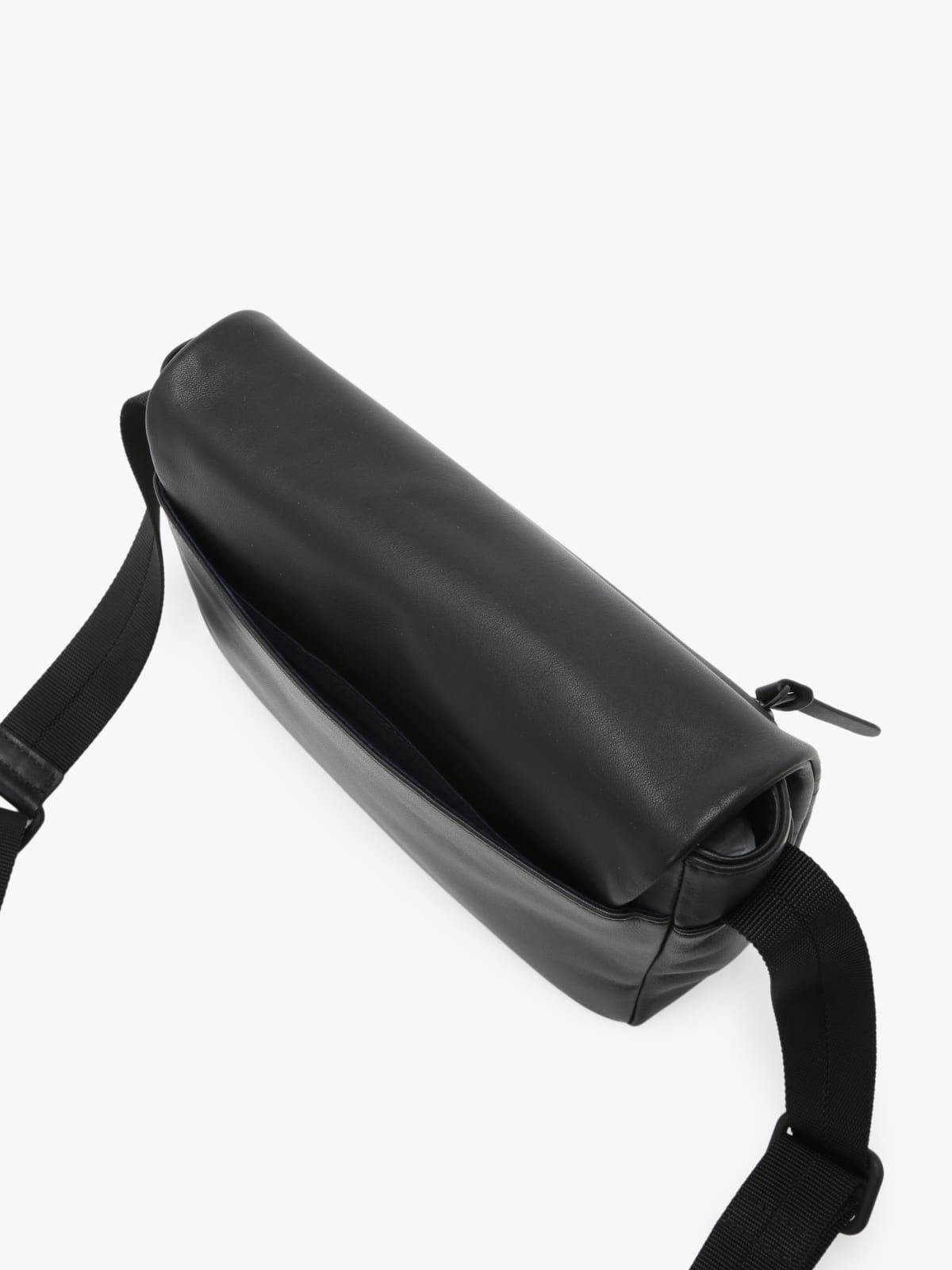 black leather shoulder bag image number 5
