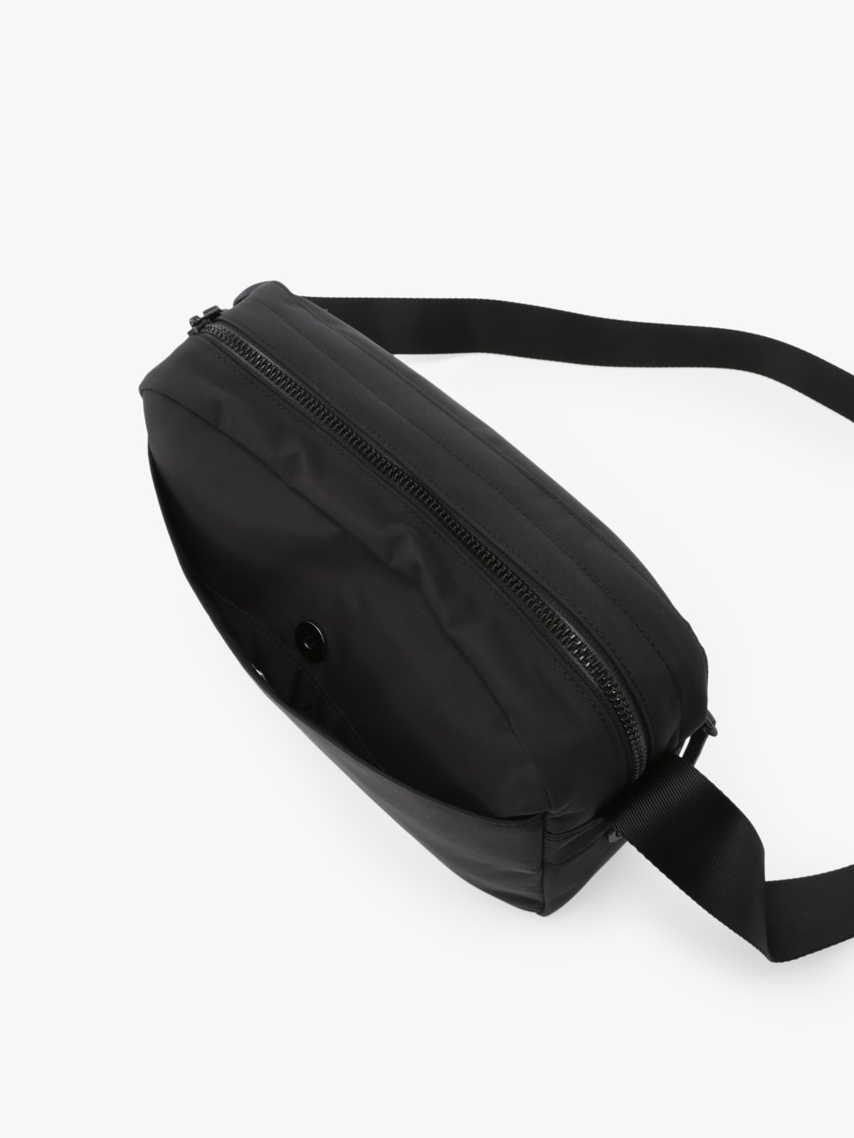 black leather shoulder bag image number 4