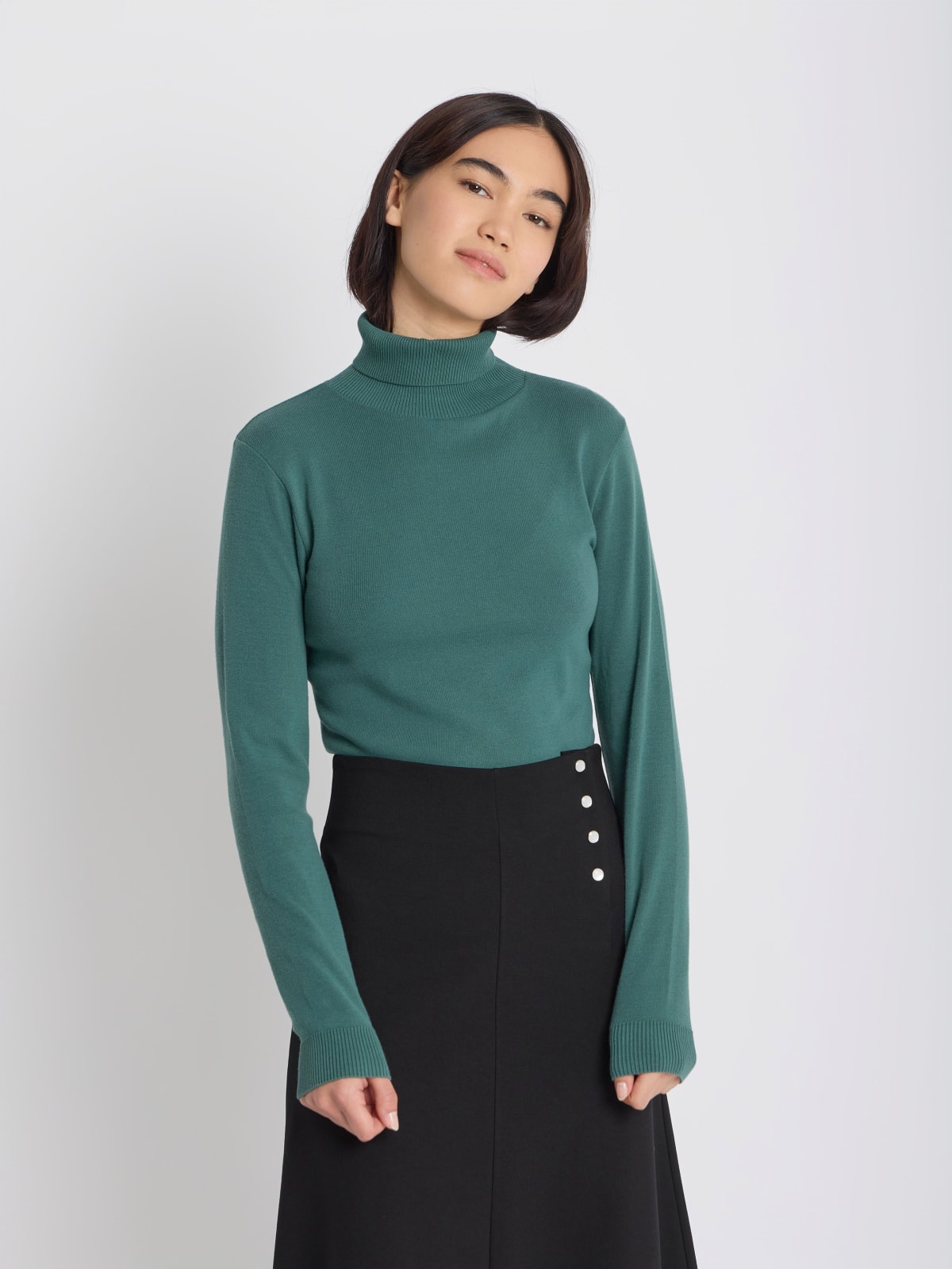 green turtleneck Eddy jumper