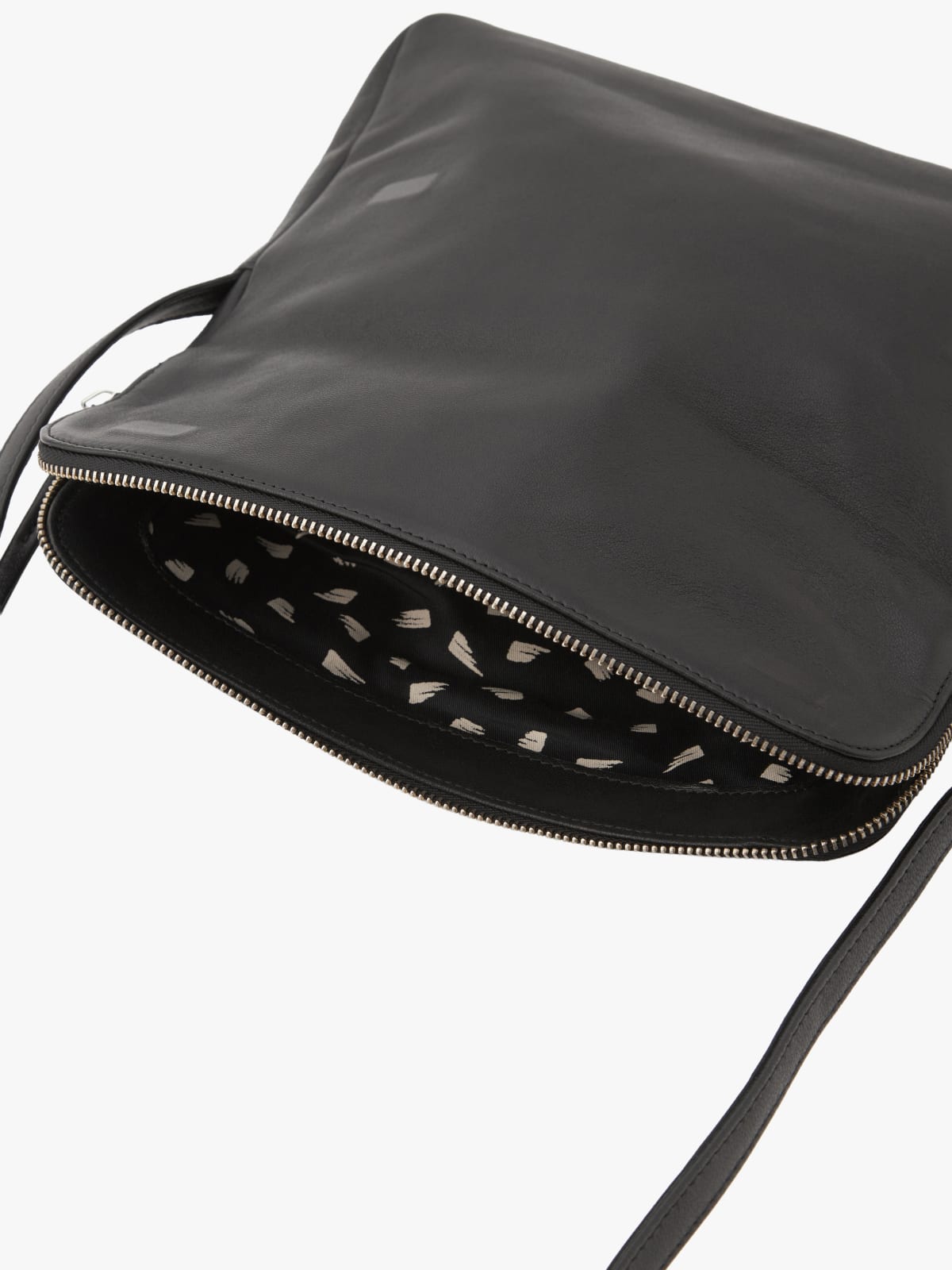 black Asya leather shoulder bag image number 4