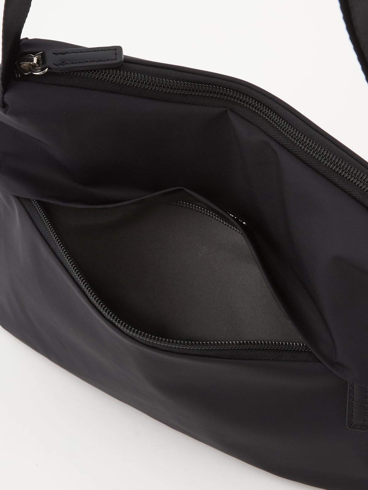 black nylon zipped shoulder bag image number 4