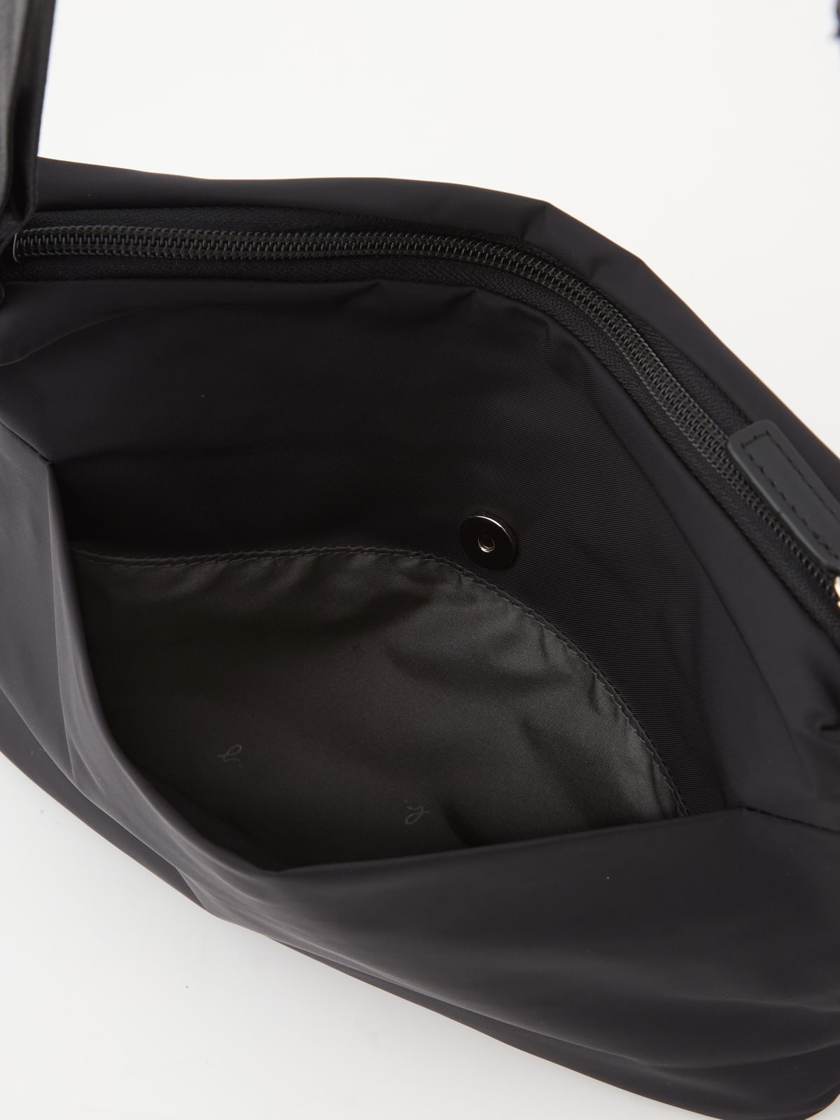 black nylon zipped shoulder bag image number 5