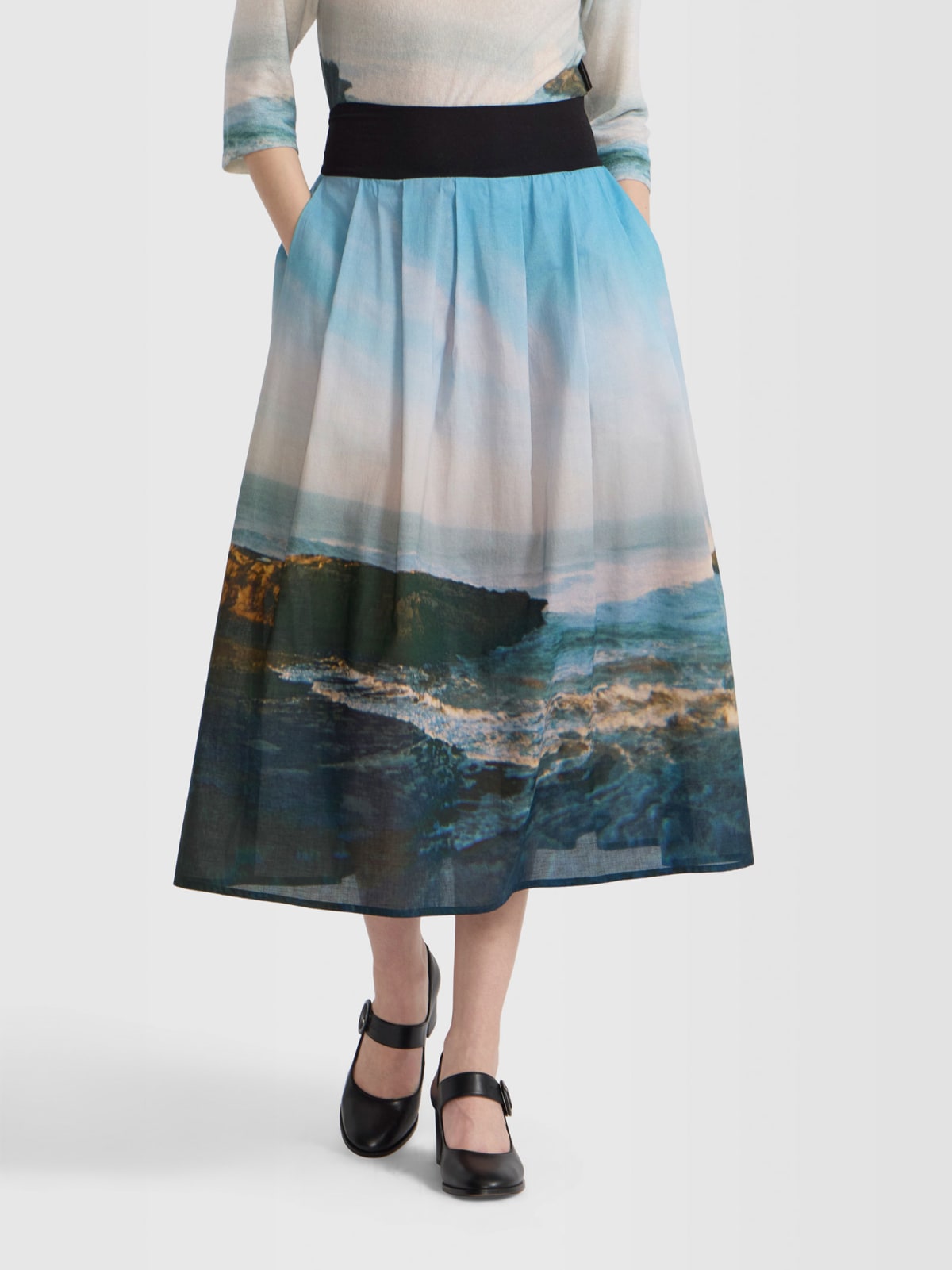 Grand Hotel cotton skirt printed with digital photo by agn&egrave;s b.