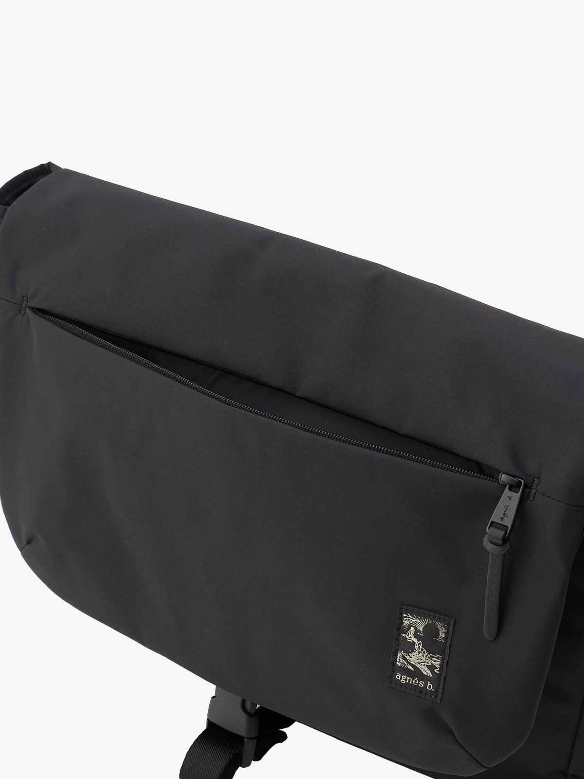 black leather shoulder bag image number 4