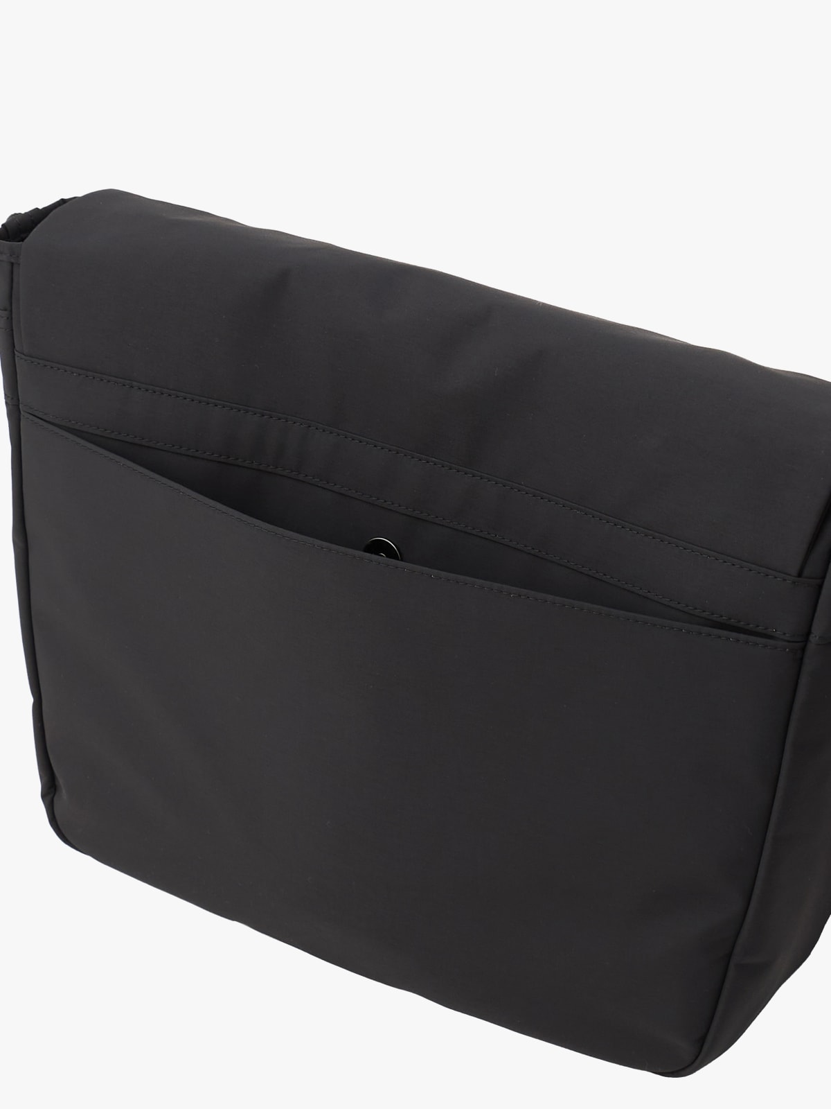 black leather shoulder bag image number 5