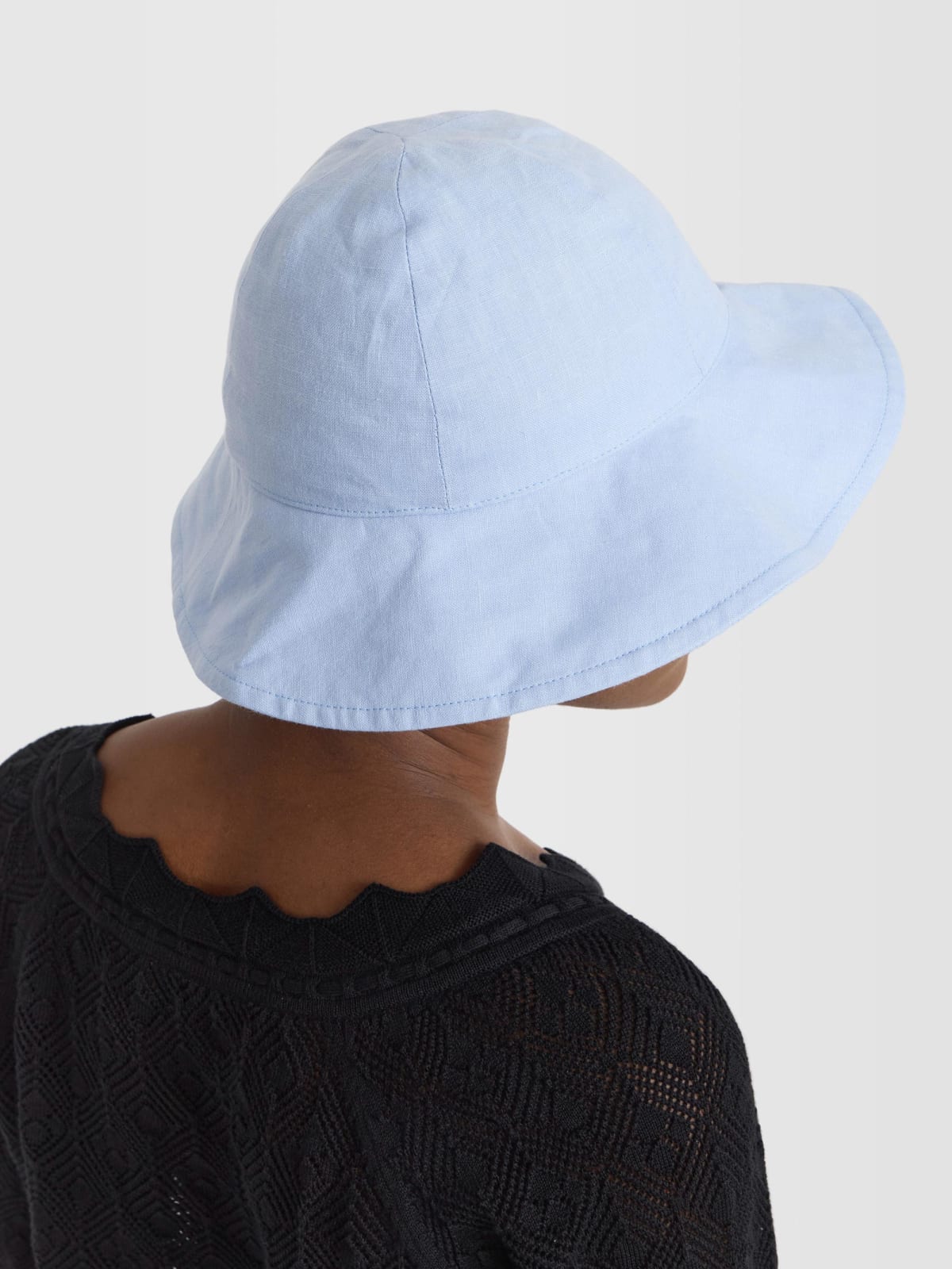 chapeau Clara en lin bleu ciel