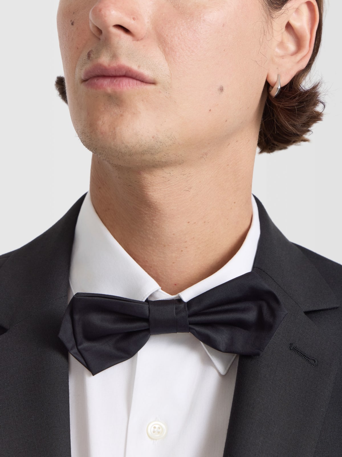 black cotton Humphrey bow tie image number 2