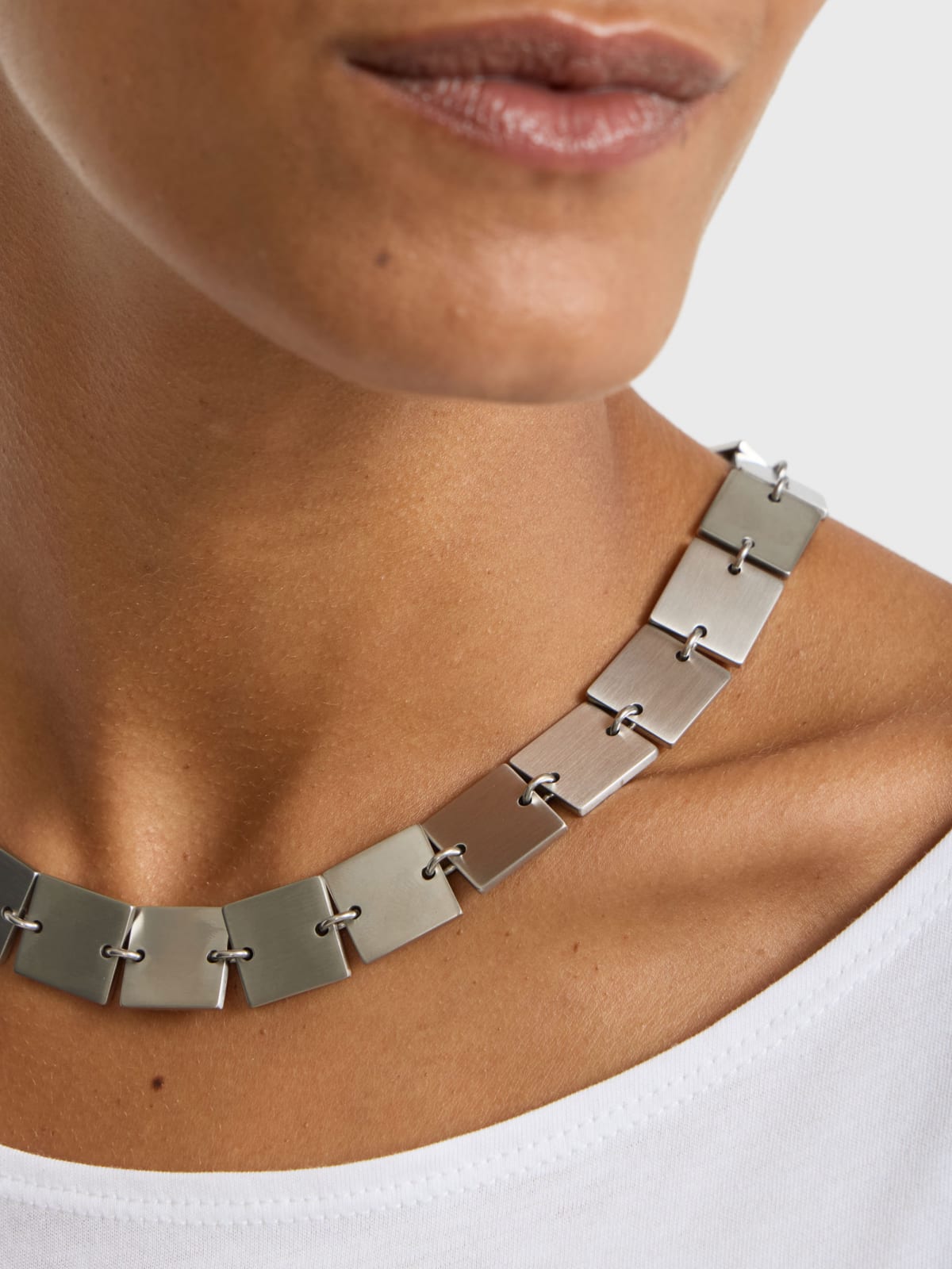 Lisane necklace image number 3