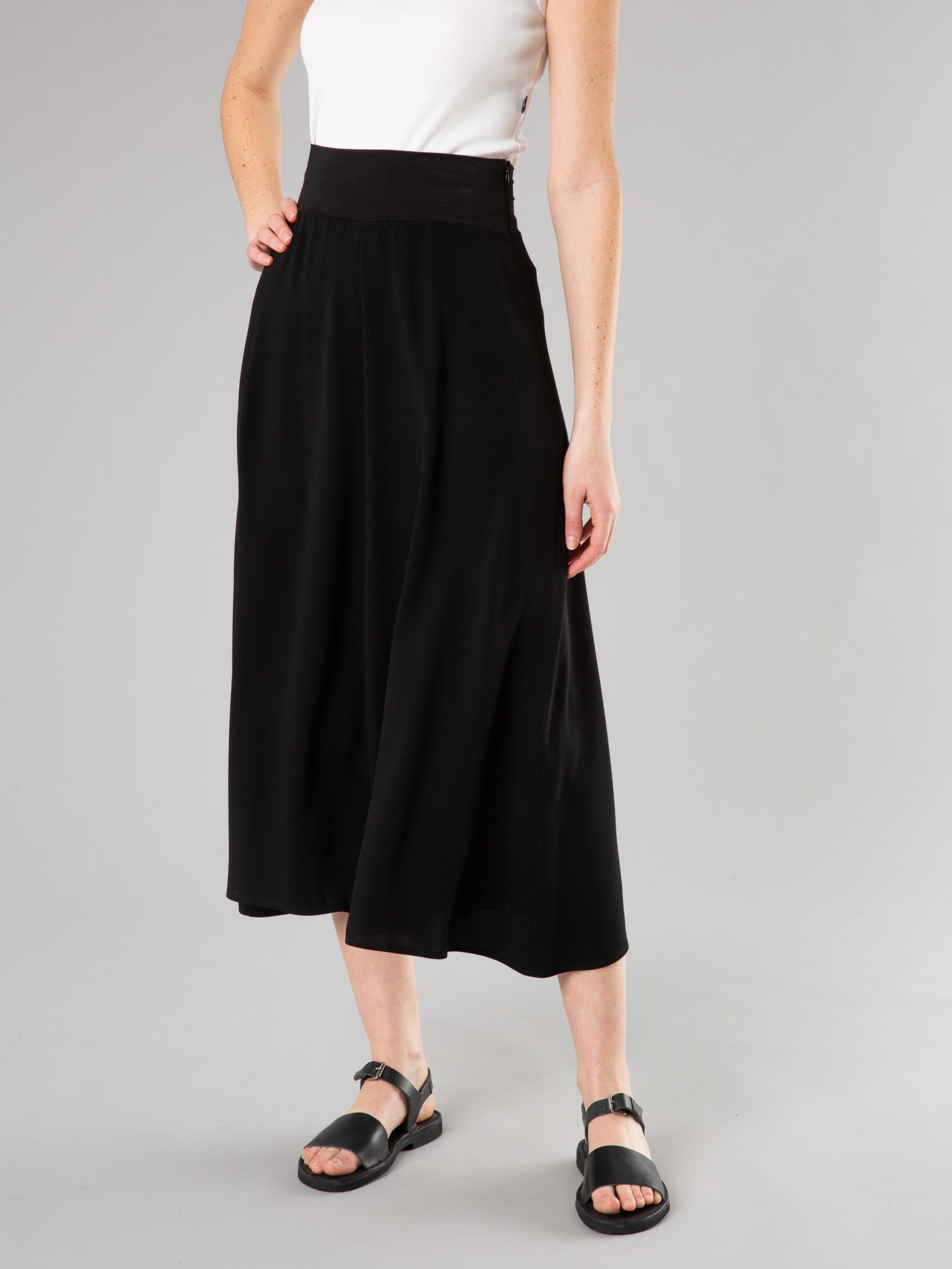 【Carol Shoppe】UNBALANCED LONG SKIRT IN BLACK / NAVY black crepe long skirt