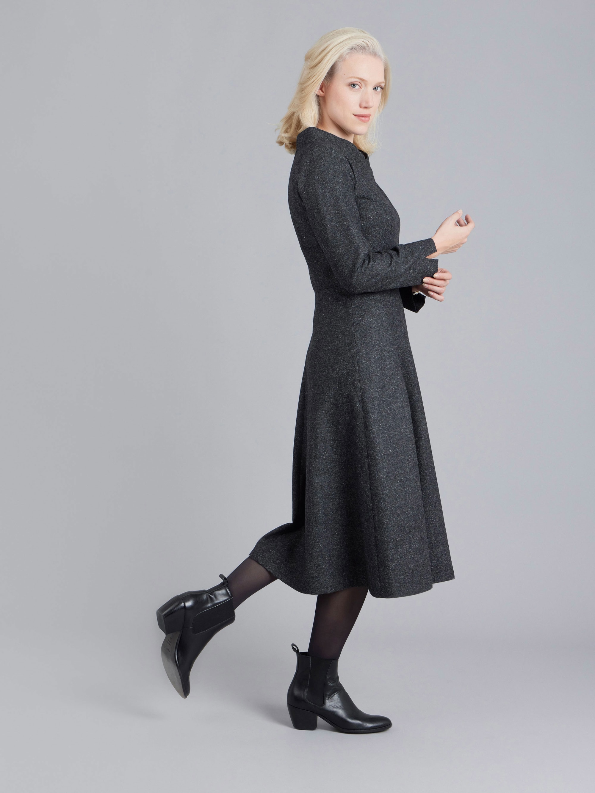 【美品】Tweed Dress Sleek Tweed Dress with Side Pockets | SLY010