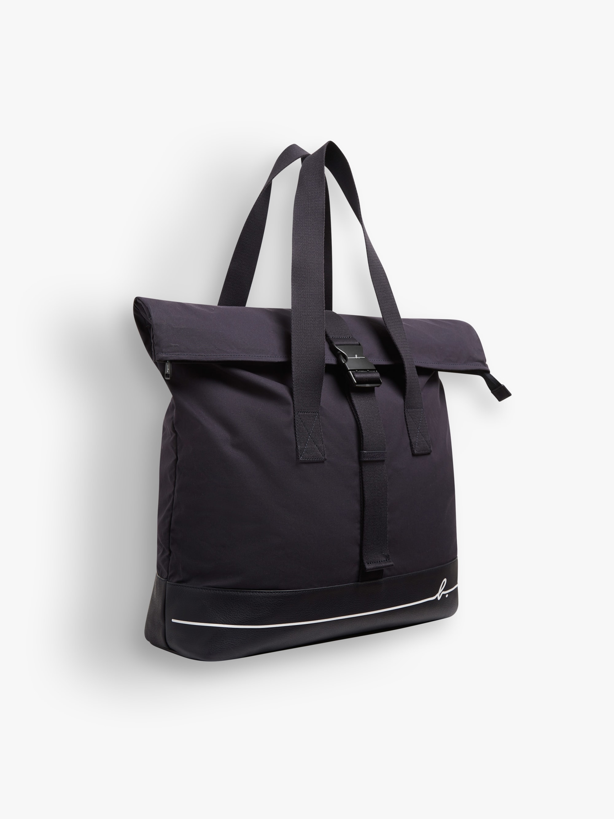 ★AMI ★ロゴ プレート ジップ バックパック AMI Paris logo-plaque Zipped Backpack | Black | FARFETCH
