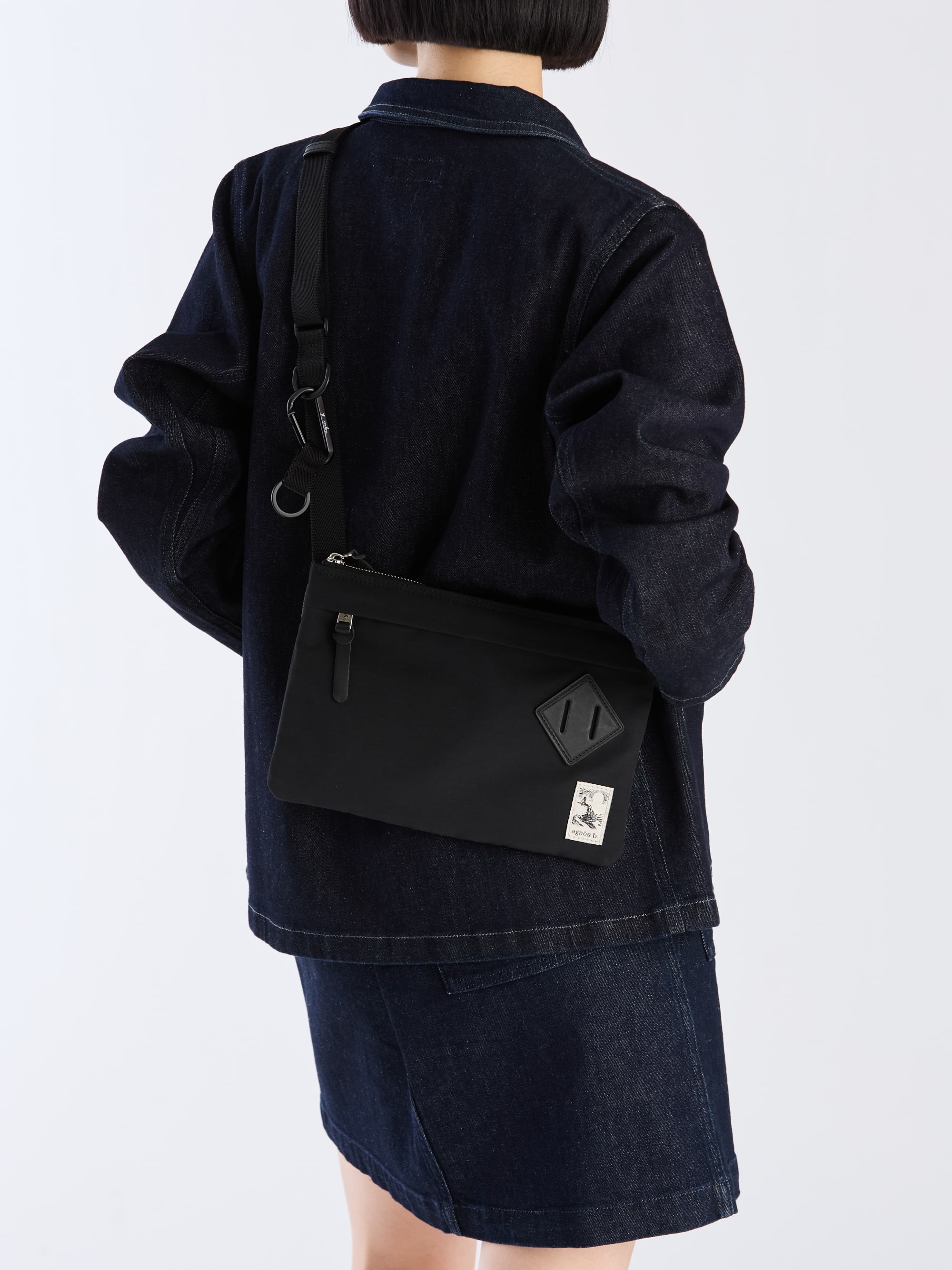 【agnes b.】\"00's messenger bag\" black Mael messenger bag in cotton canvas and leather