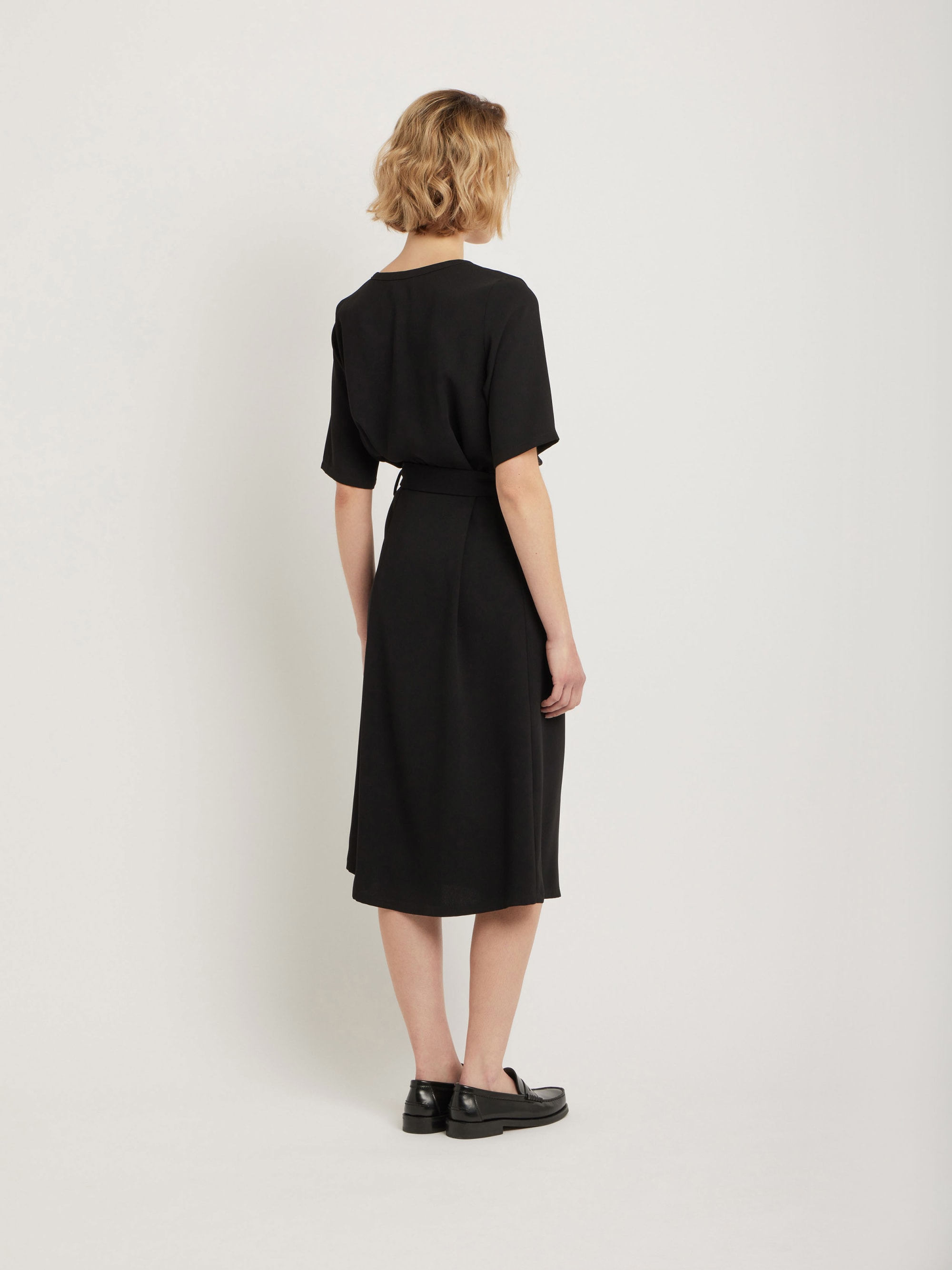 Robe Noire Ceinture DorÃ©e Robe Robe Noire Avec Ceinture Pressions