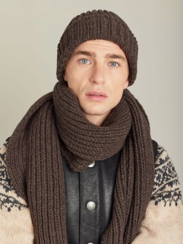 brown wool Scott scarf