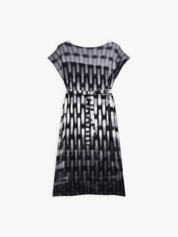 viscose Astana dress with digital print photo by Hugo Naccache