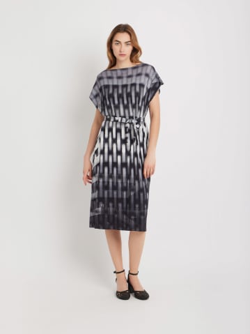 viscose Astana dress with digital print photo by Hugo Naccache