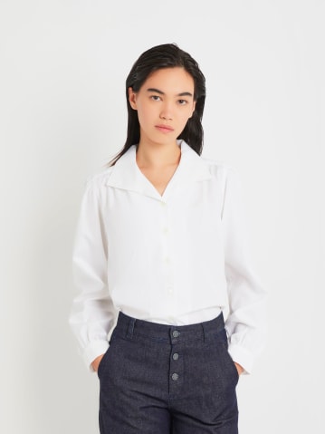 white cotton shirt