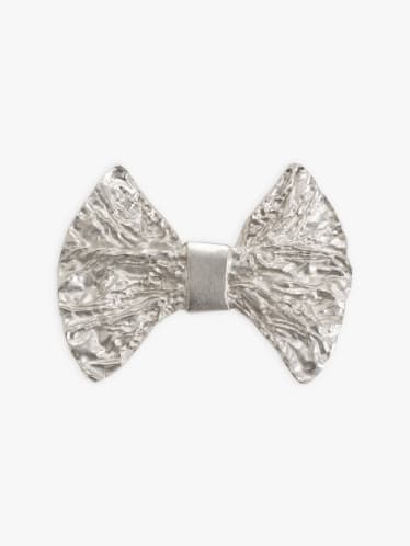 broche en m&eacute;tal couleur argent&eacute; image number 0