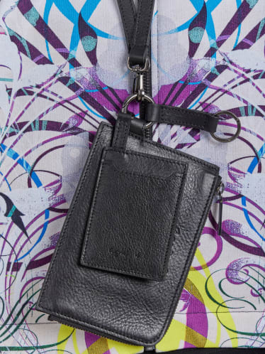 Porte passeport Scott en cuir noir image number 2