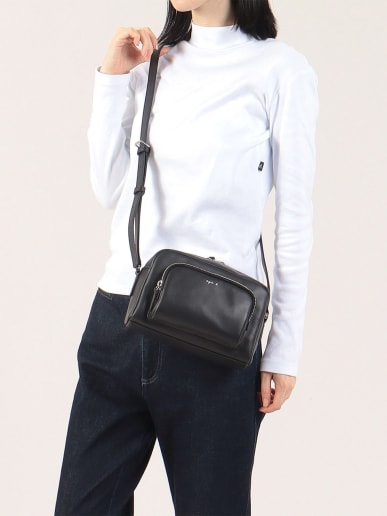 black leather shoulder bag image number 4