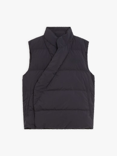 black sleeveless double-breast Mila jacket agn&egrave;s b. x Abode of Snow