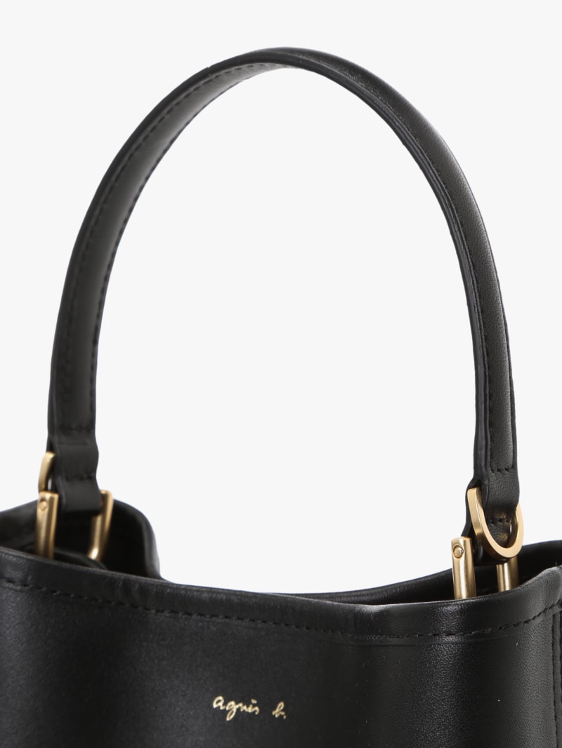 sac seau en cuir noir image number 4