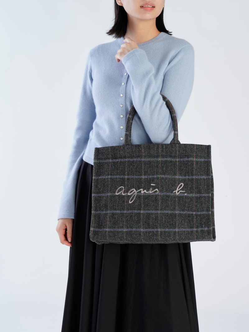tote bag en laine à carreaux gris image number 5
