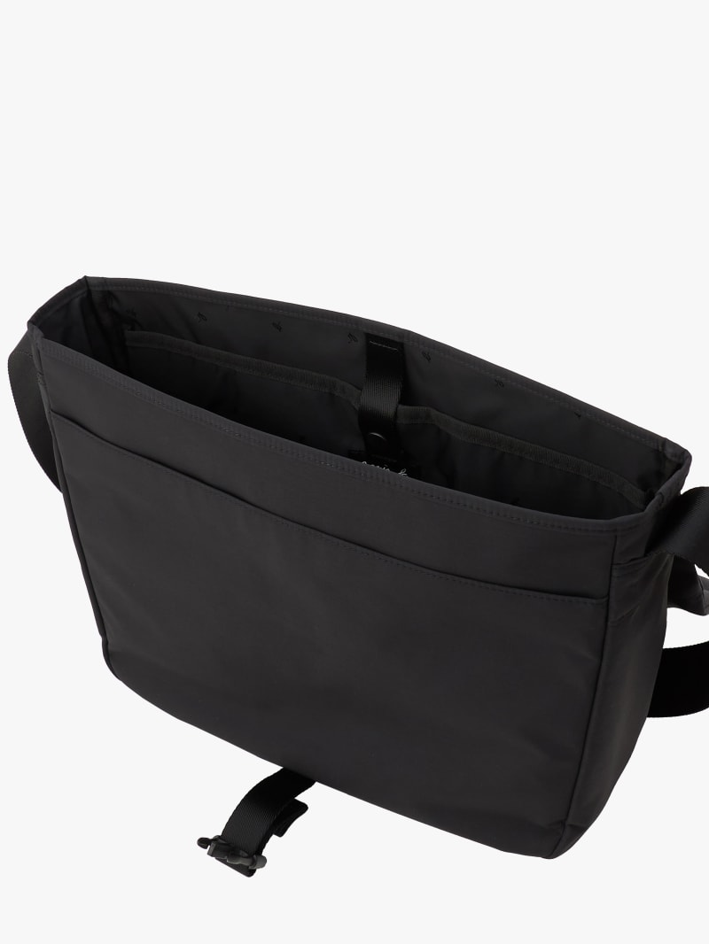 black leather shoulder bag image number 3