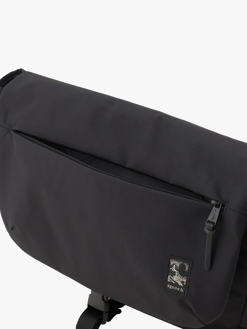 black leather shoulder bag image number 4