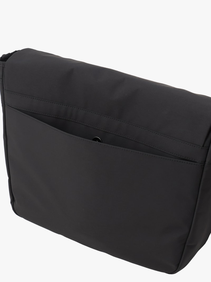 black leather shoulder bag image number 5