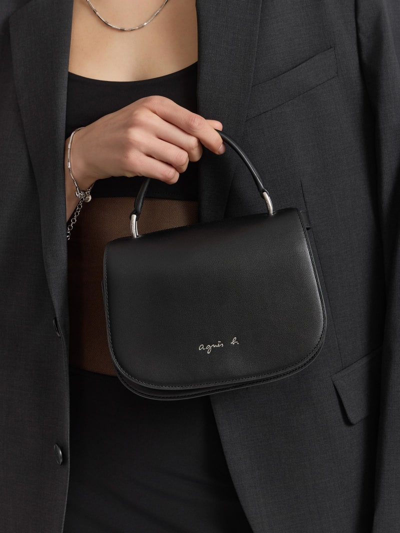 black leather shoulder bag image number 4