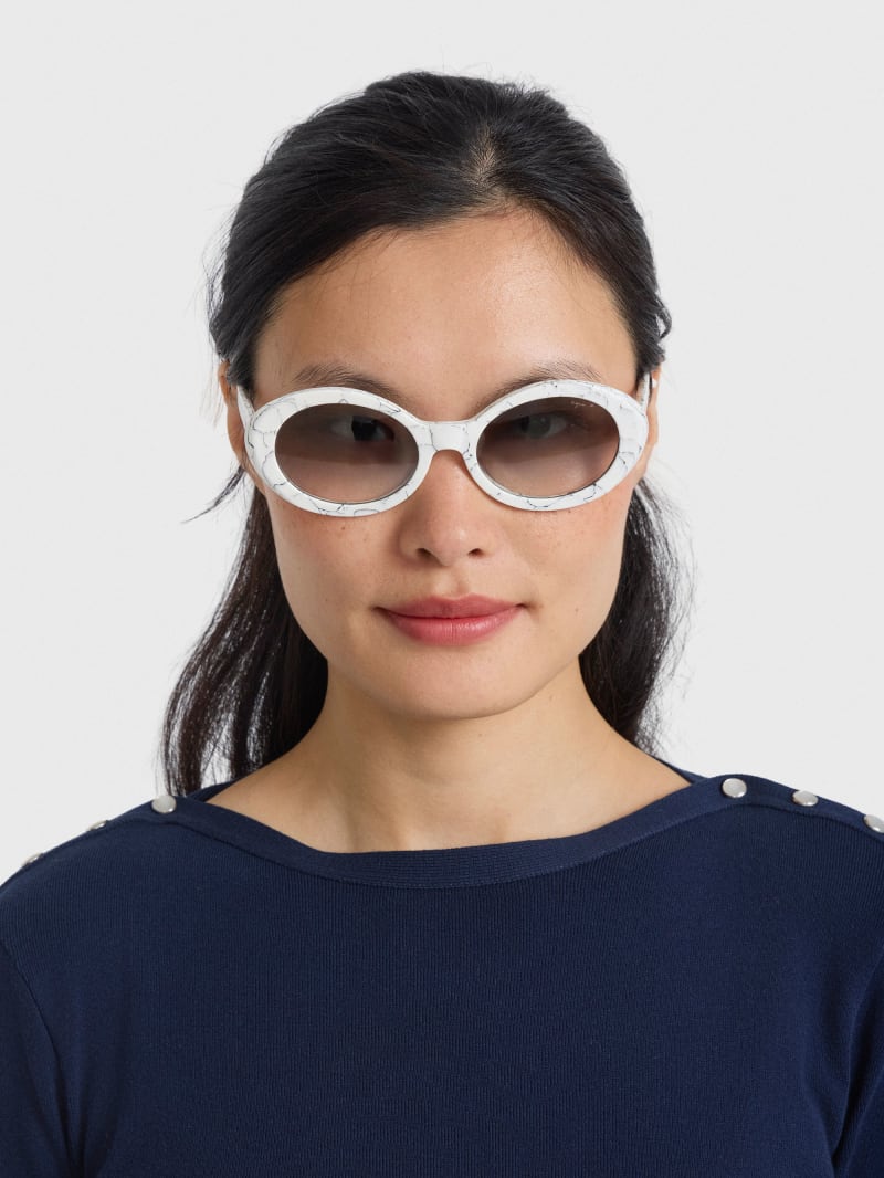 lunettes de soleil Romy ovale image number 3