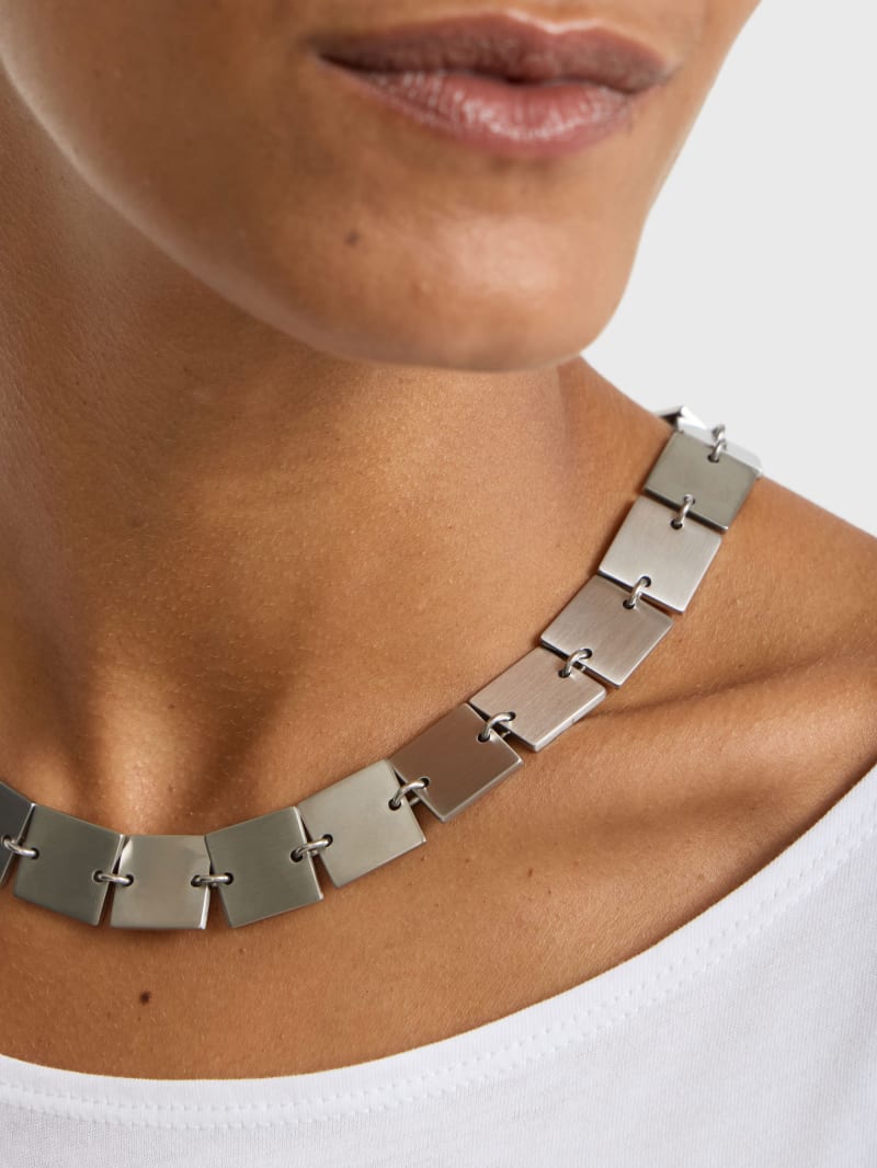 Lisane necklace image number 3