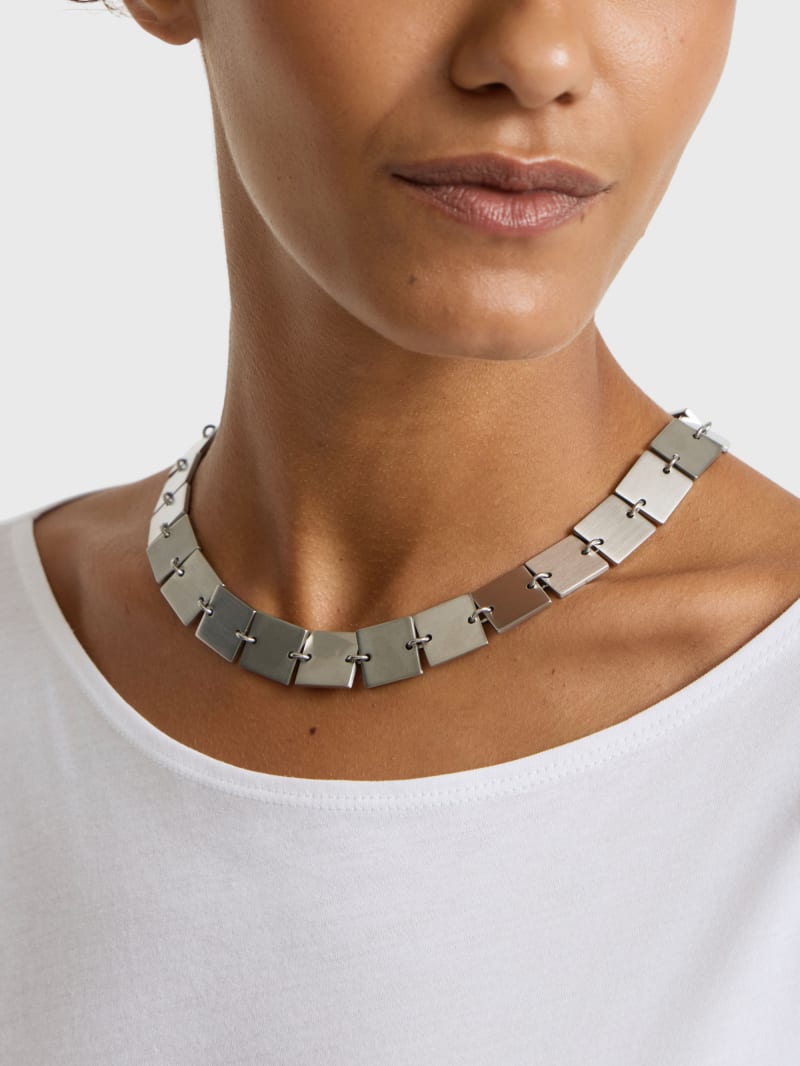 Lisane necklace image number 2