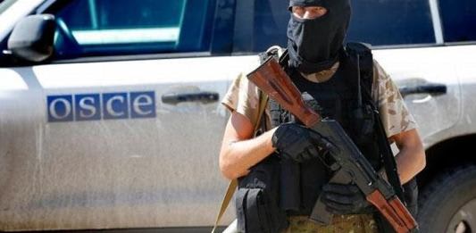 Российские оккупанты ограничивают работу миссии ОБСЕ на Донбассе. Российские оккупанты ограничивают работу миссии ОБСЕ на Донбассе.