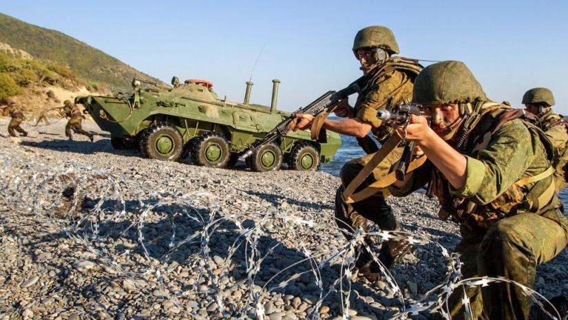 Аннексированный Крым: курорт на военной базе Аннексированный Крым: курорт на военной базе