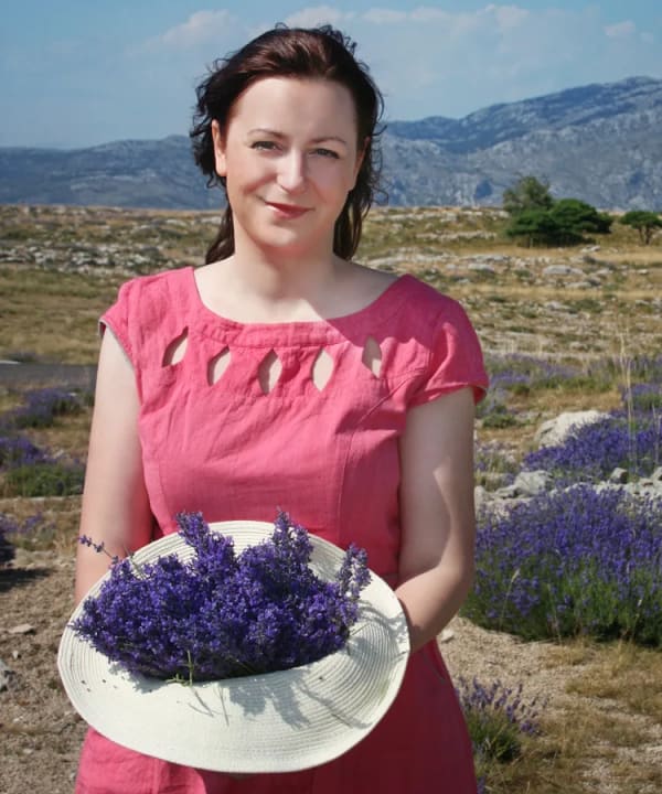 Katerina Kloudova, Practitioner and Aromahead certification graduate