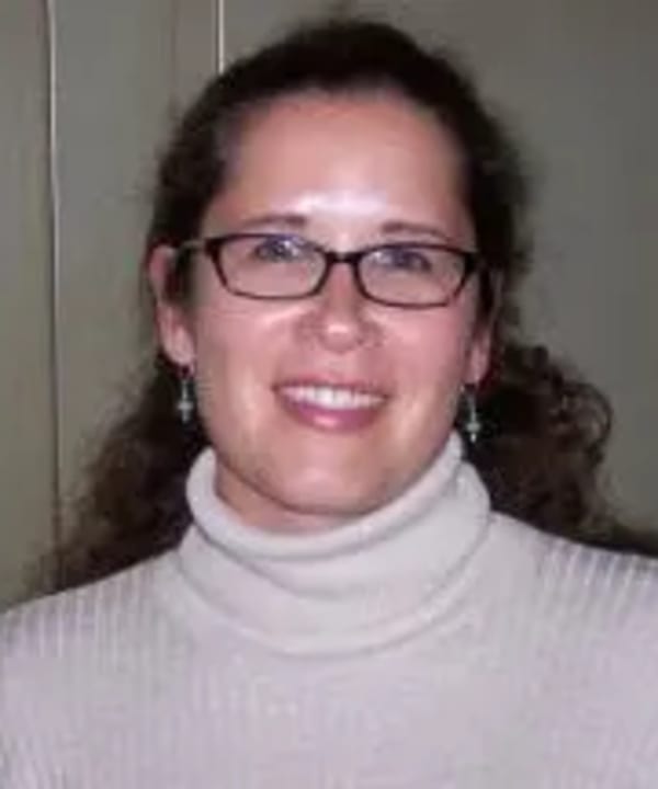 Mindy MacLaren, Educator and Aromahead certification graduate
