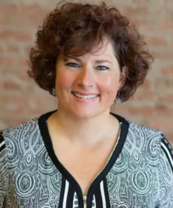 Kc Rossi, Animal Care and Aromahead certification graduate