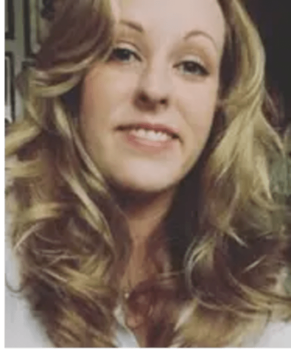 Hillary Arrieta, Bodywork and Aromahead certification graduate