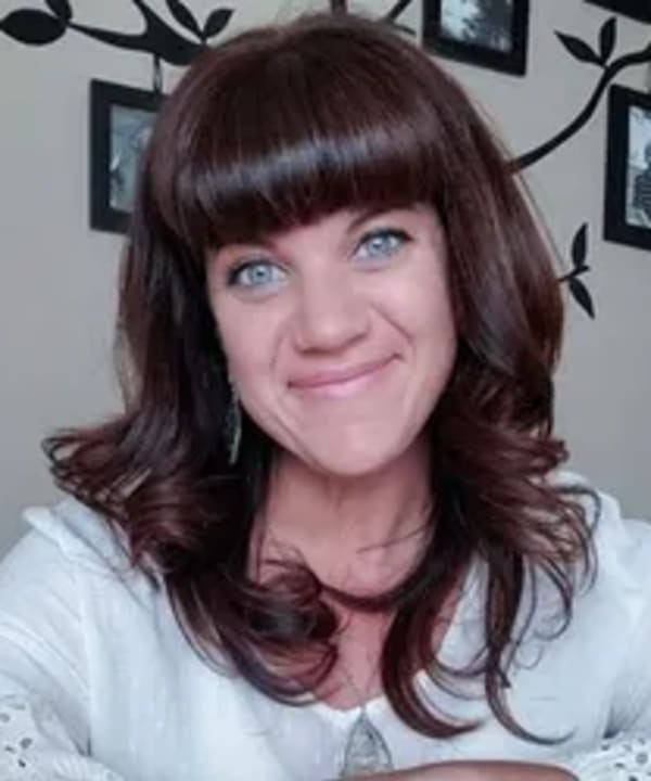Kathleen Notaro, Practitioner and Aromahead certification graduate