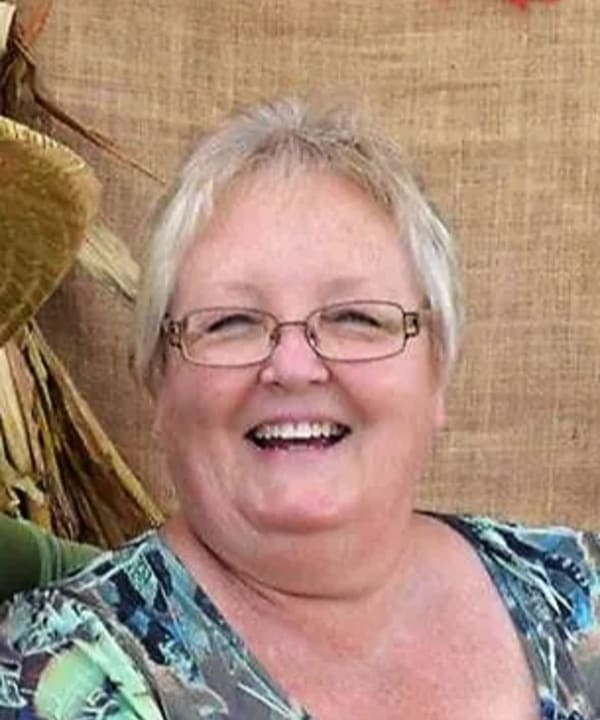 Elizabeth Broadhead, Clinical and Aromahead certification graduate