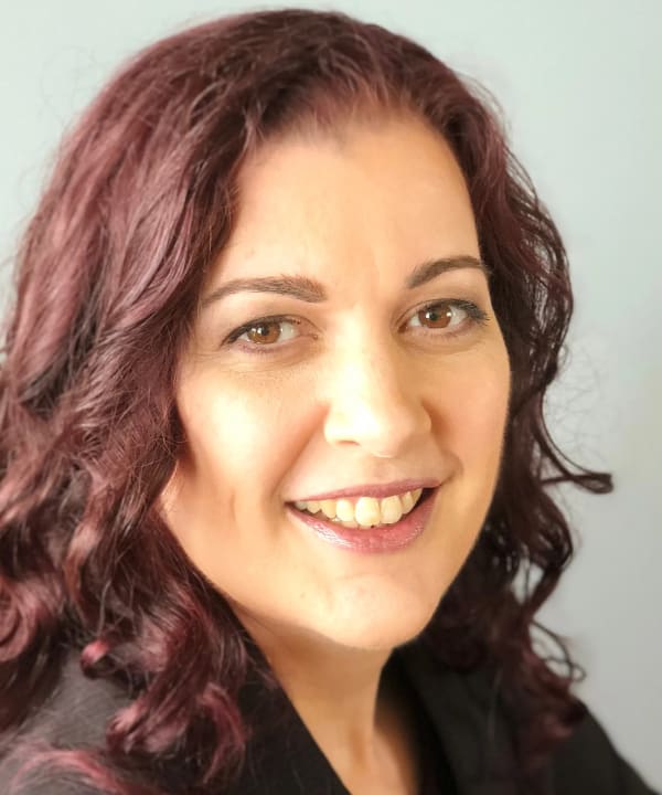 Kelly Hint, Practitioner and Aromahead certification graduate