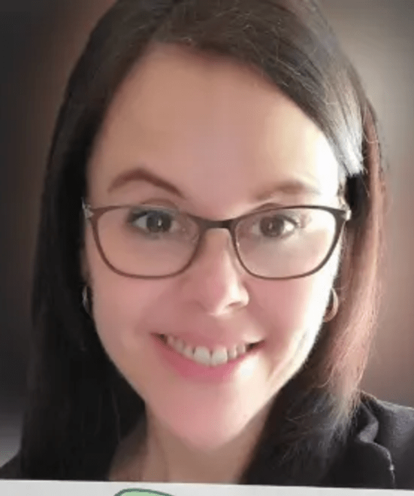 Glori Vanbrunt, Practitioner and Aromahead certification graduate
