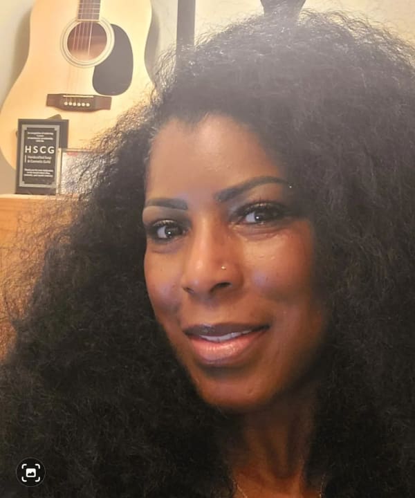 Carolyn Booker, Product Maker and Aromahead certification graduate