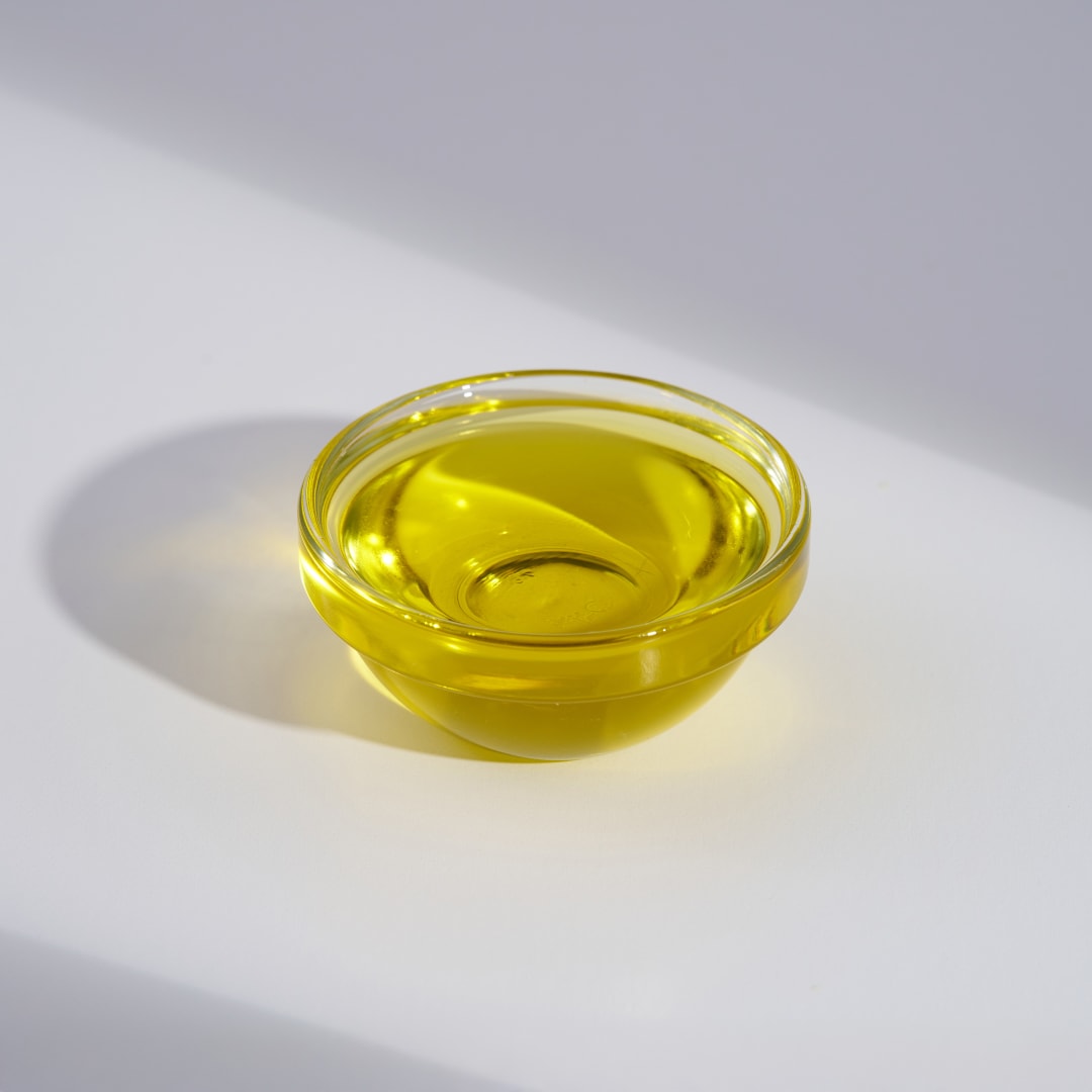 Jojoba Oil Benefits & Uses: The Carrier That Closely Resembles the Skin's Own Sebum