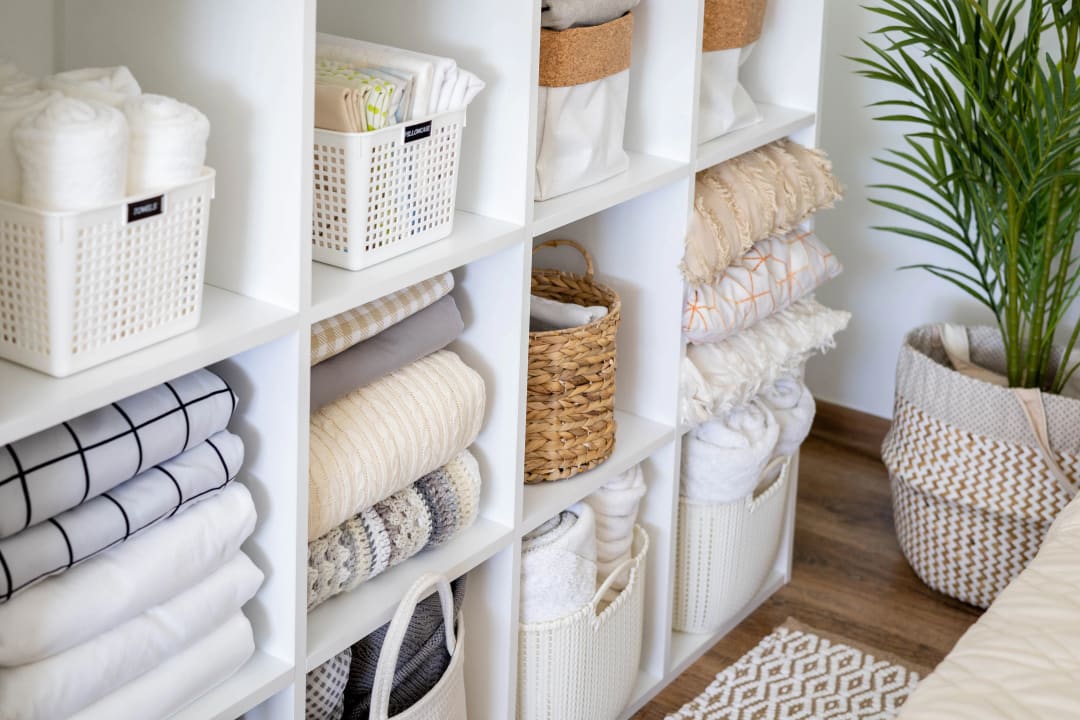 How to Make Aromatherapy Closet Spray