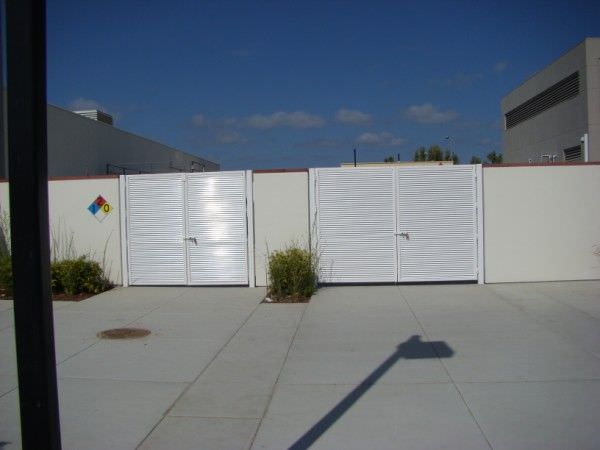 GALVANIZED STEEL FENCE