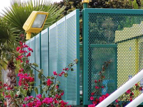 PERFORATED FENCE
